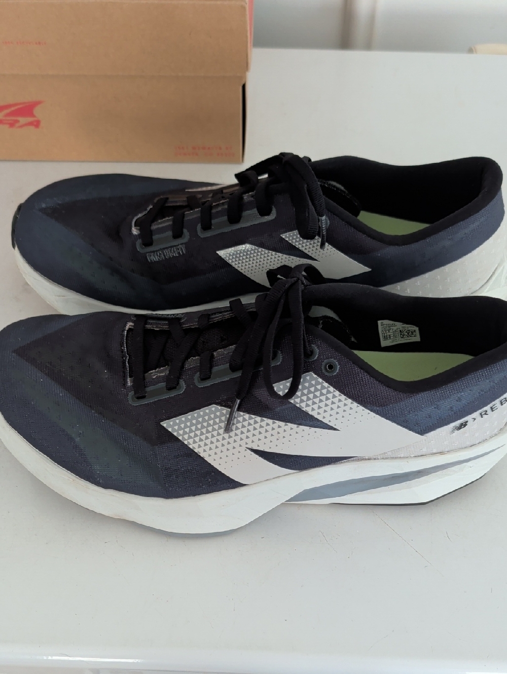 New Balance Rebel V5